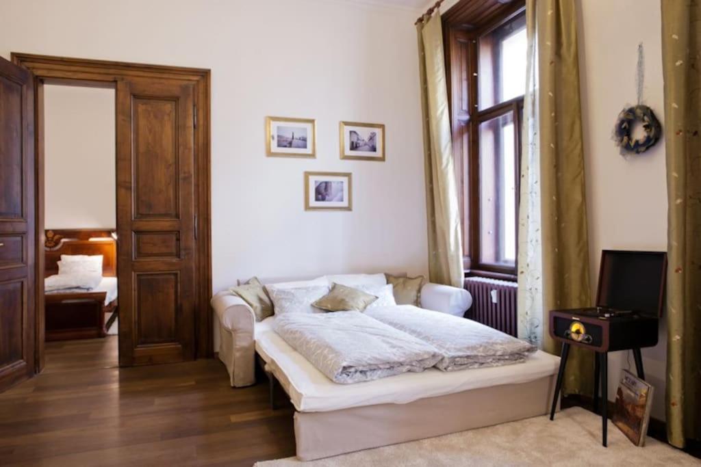 Rhythm And Style In Prague City Center Andel Apartment Екстериор снимка