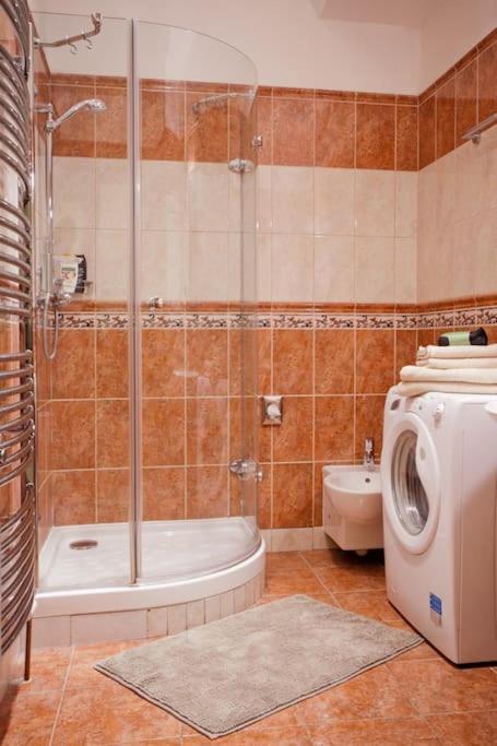 Rhythm And Style In Prague City Center Andel Apartment Екстериор снимка
