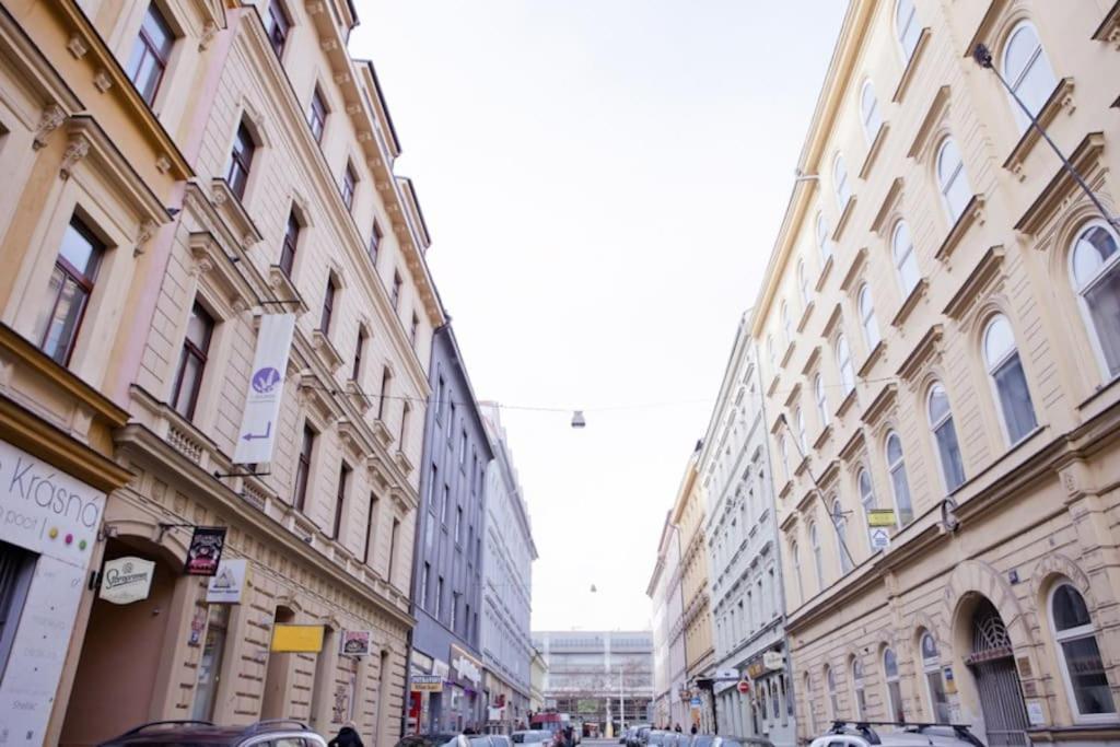 Rhythm And Style In Prague City Center Andel Apartment Екстериор снимка